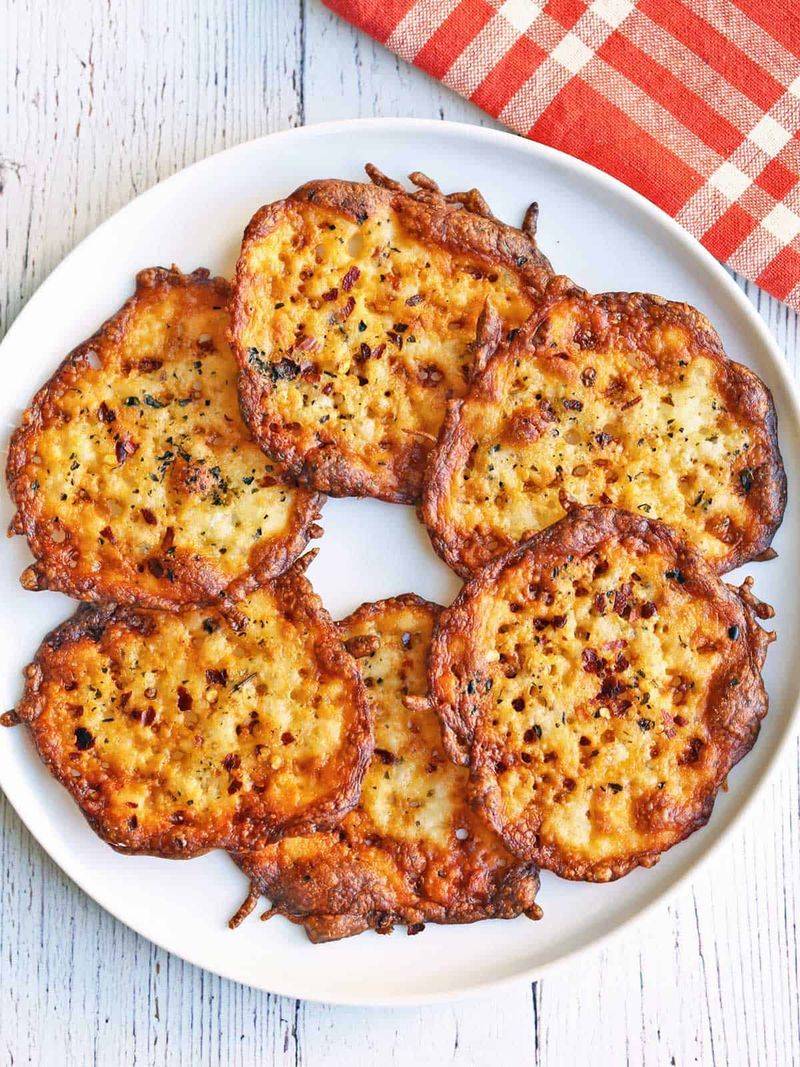 Super-sticky cheese crisps