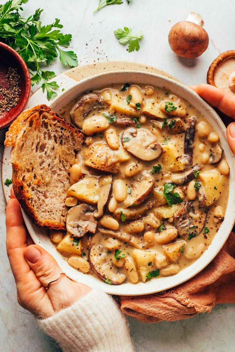 White Bean And Mushroom Soup