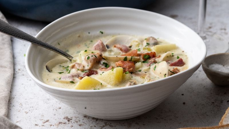 Massachusetts: Clam Chowder