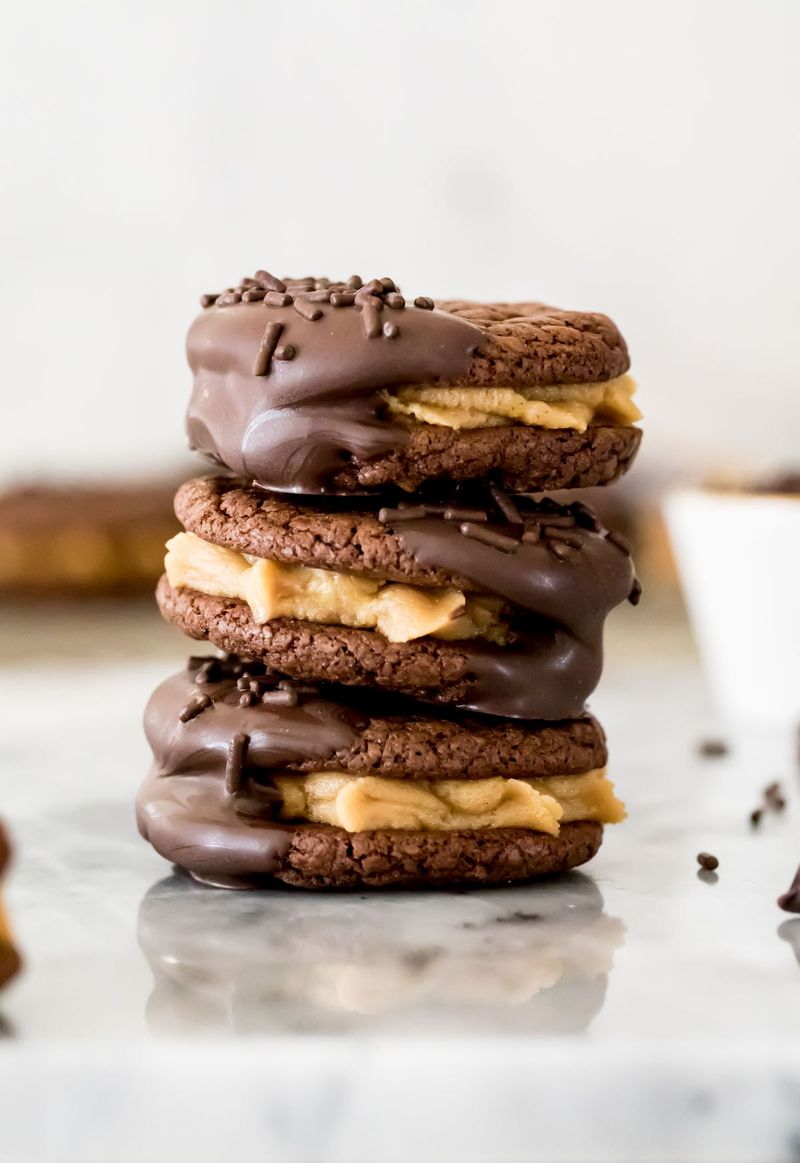 Pudding-filled Sandwich Cookies