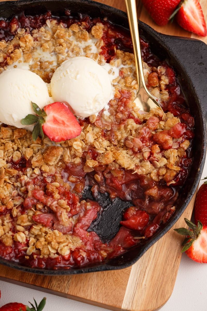 Strawberry Oat Crumble