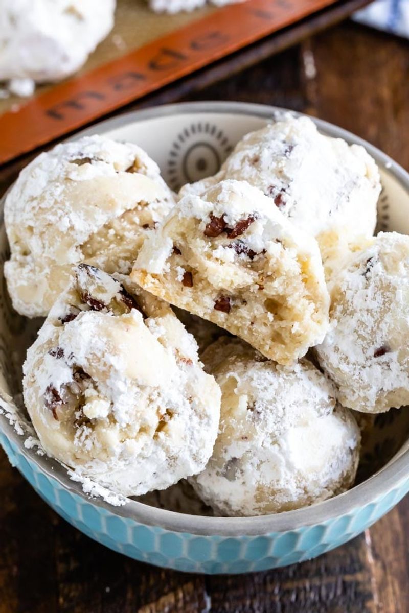 Russian Tea Cakes (Snowballs)