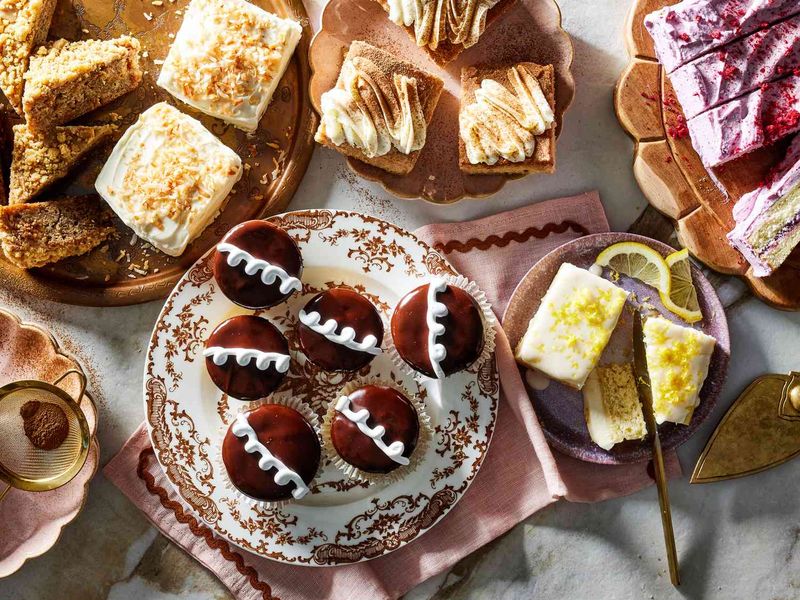 Lunchbox snacks (like snack cakes and pudding cups)