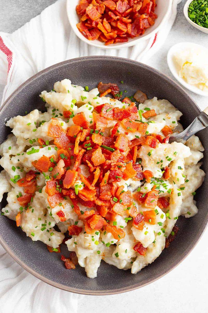 Slovak halušky bake (bryndza-style)