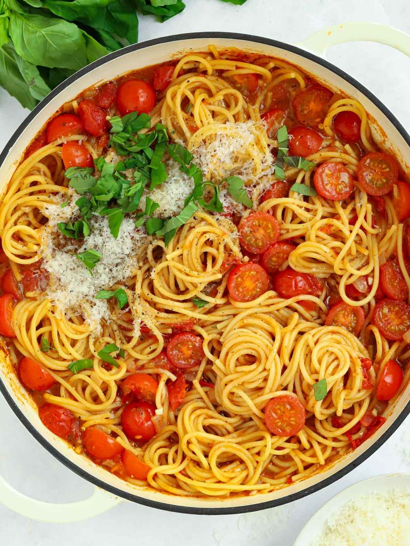 One-Pan Tomato Pasta