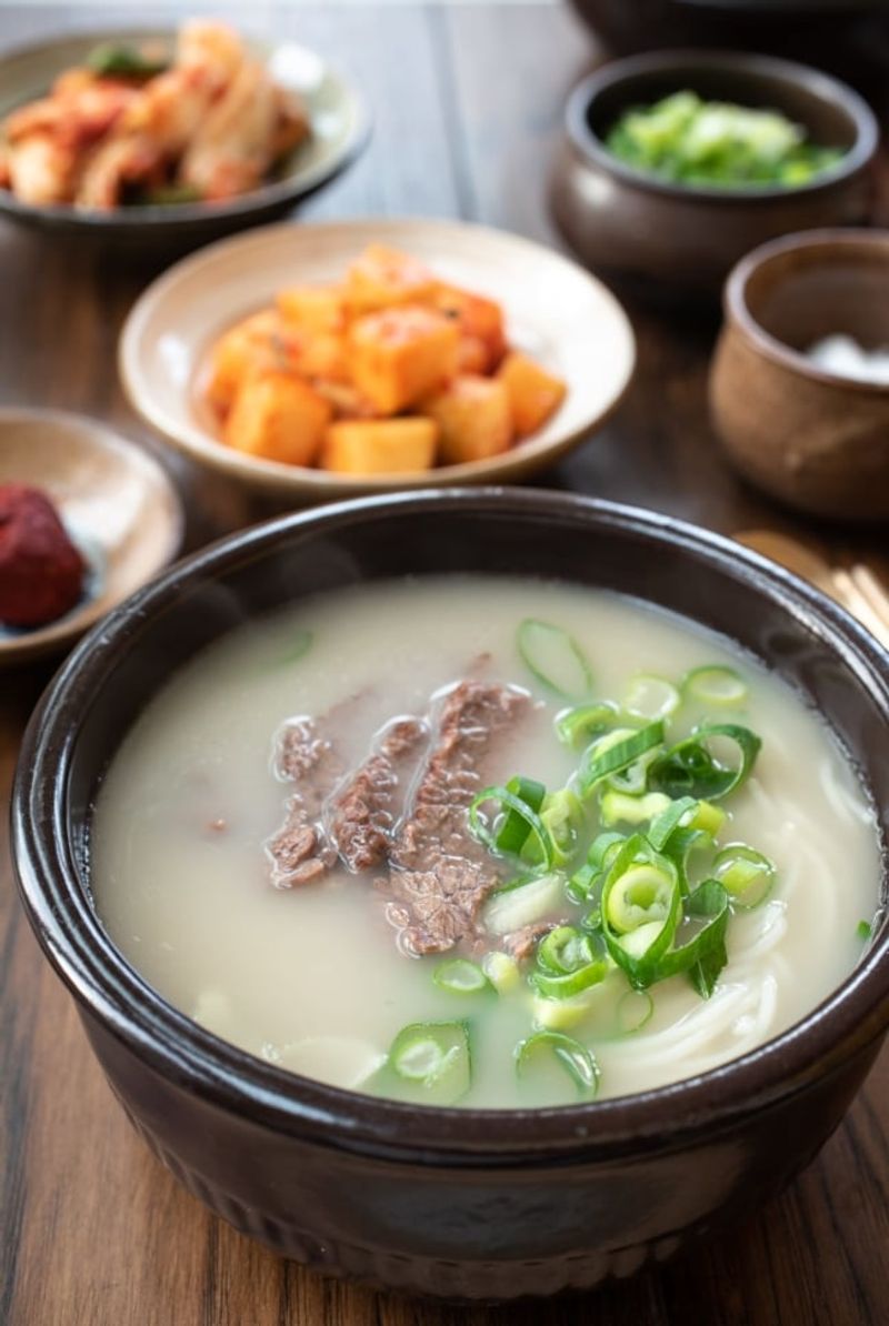 Seolleongtang (ox bone soup)