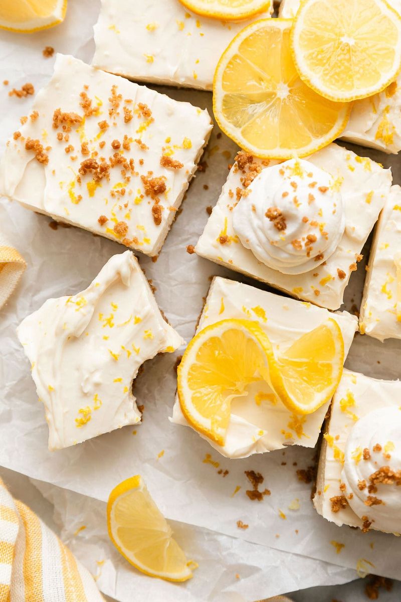 No-Bake Lemon Cheesecake Bars