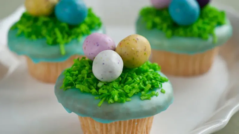 Robin's Egg Easter Basket Cupcakes