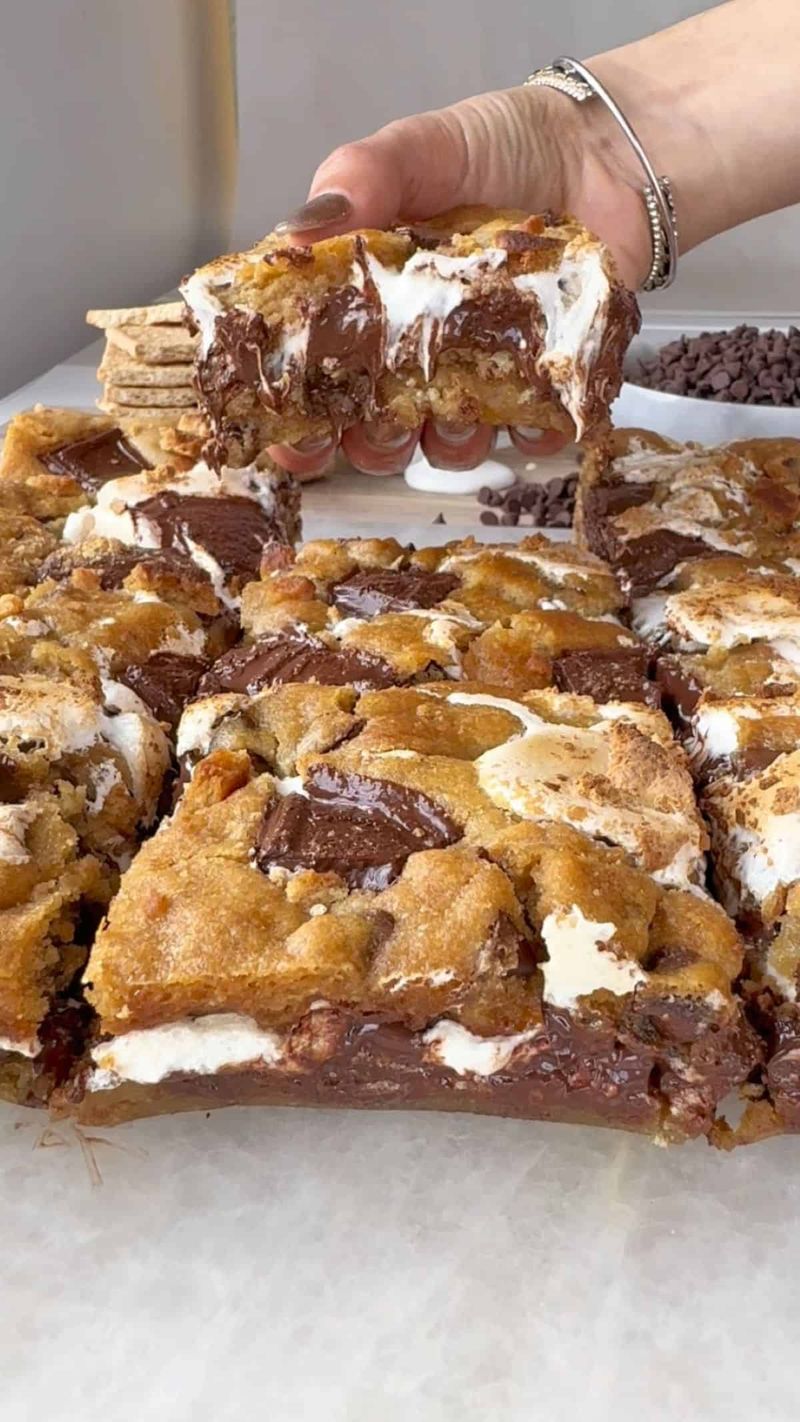 S’mores cookie bars