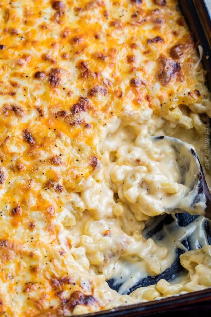 Cheesy Baked Mac and Cheese