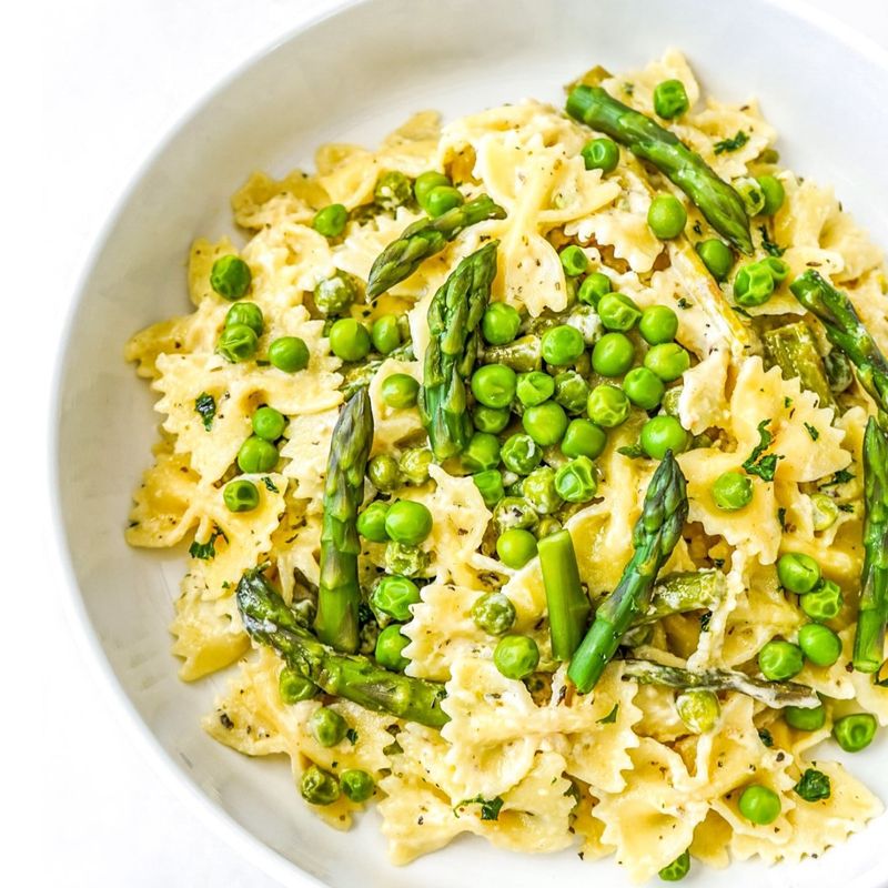 Creamy Primavera Pasta with Parmesan and Peas