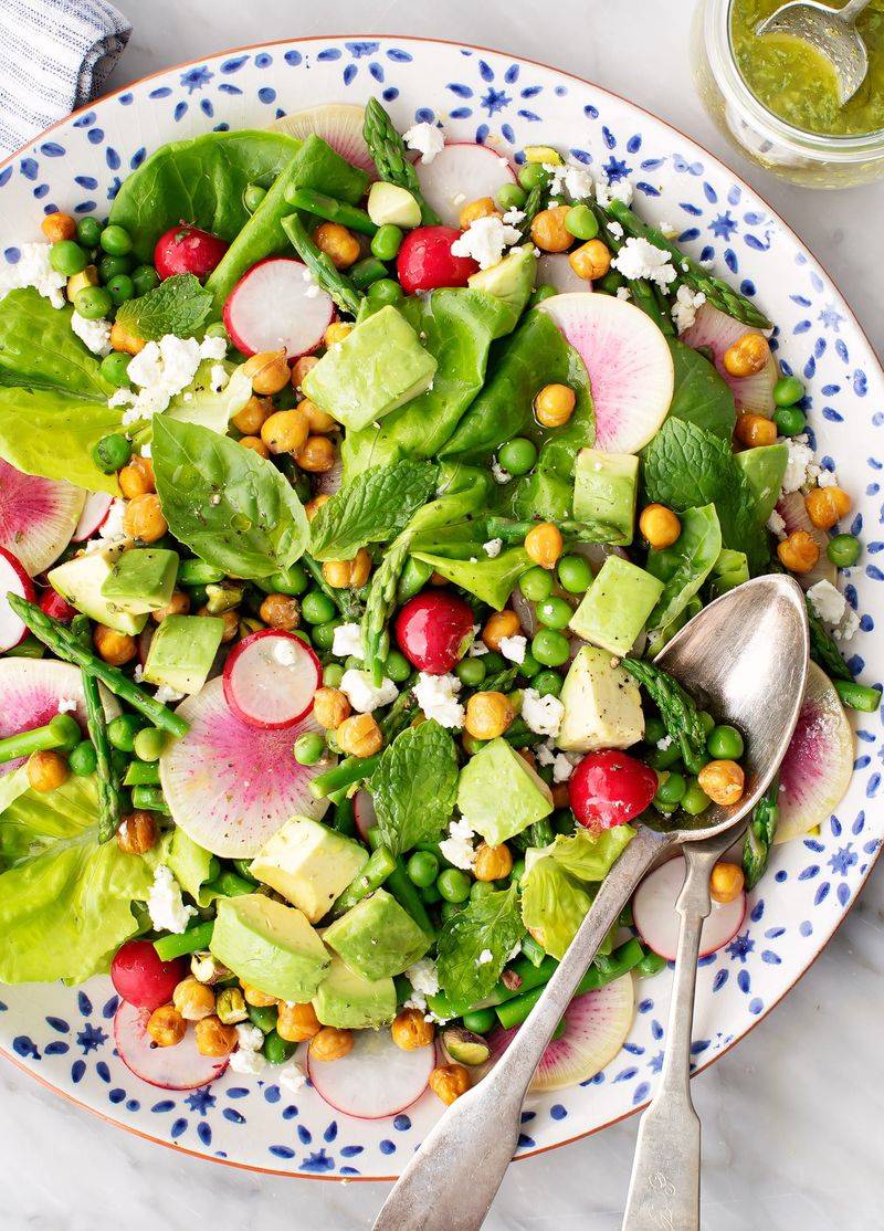 Bright Spring Salad with Asparagus and Pistachios