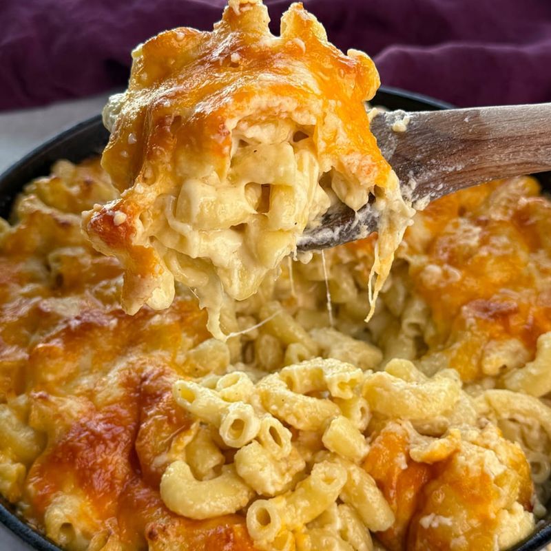 Baked Macaroni and Cheese That Bubbled and Browned