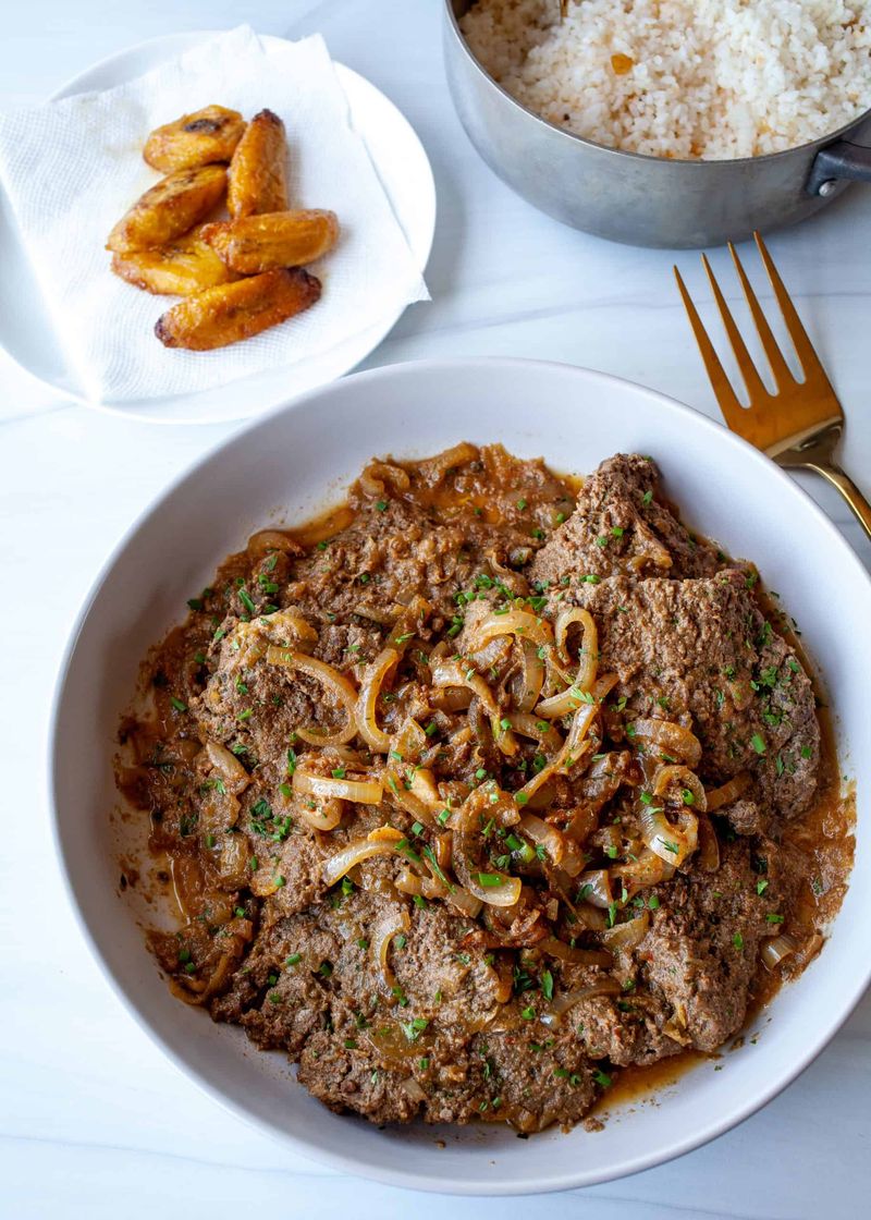 Bistec Encebollado