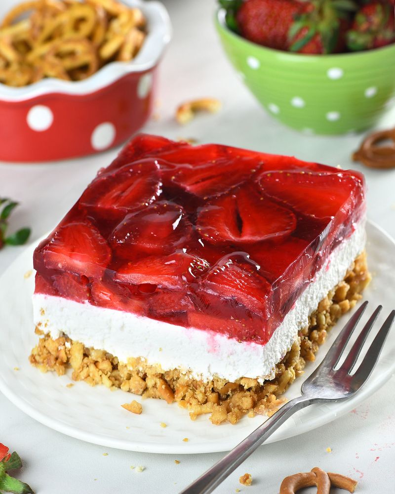 Old Fashioned Strawberry Pretzel Salad