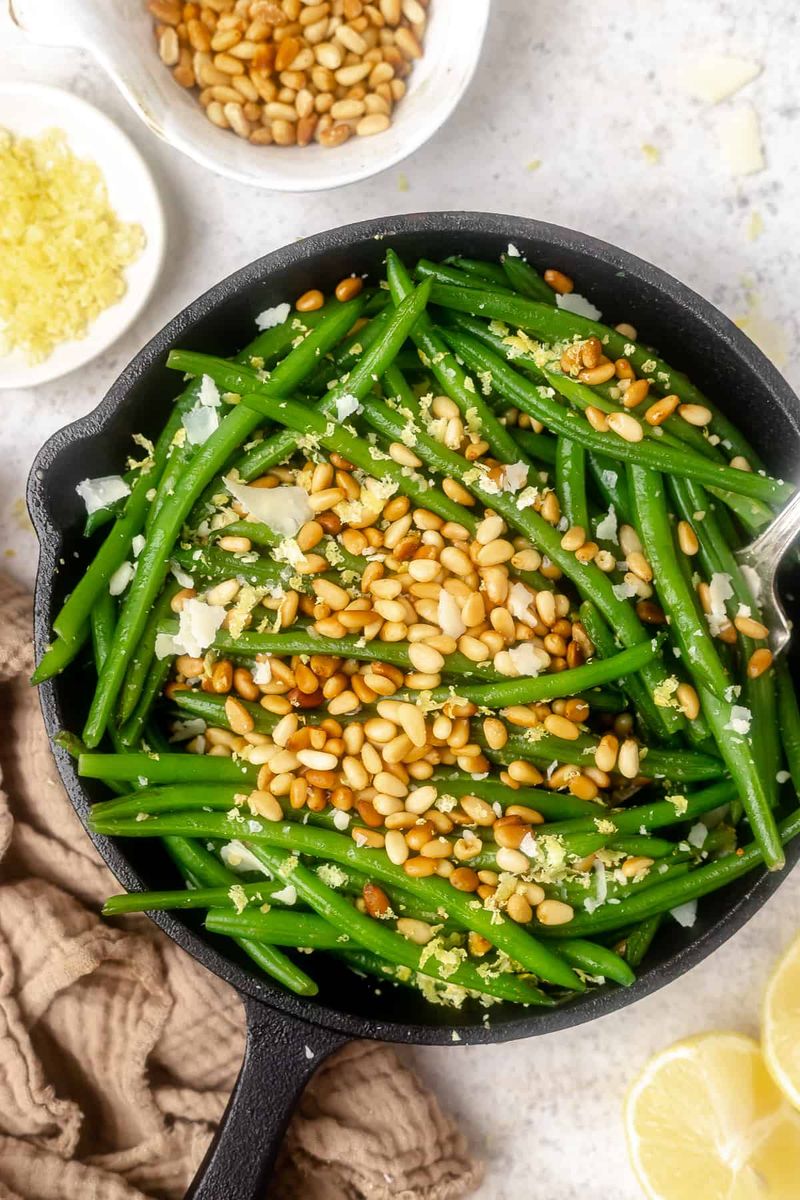 Green Beans With Garlic And Pine Nuts