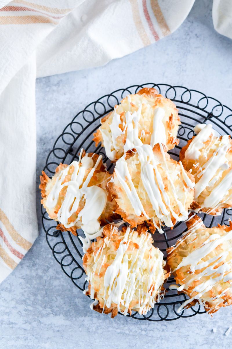 White chocolate coconut macaroons