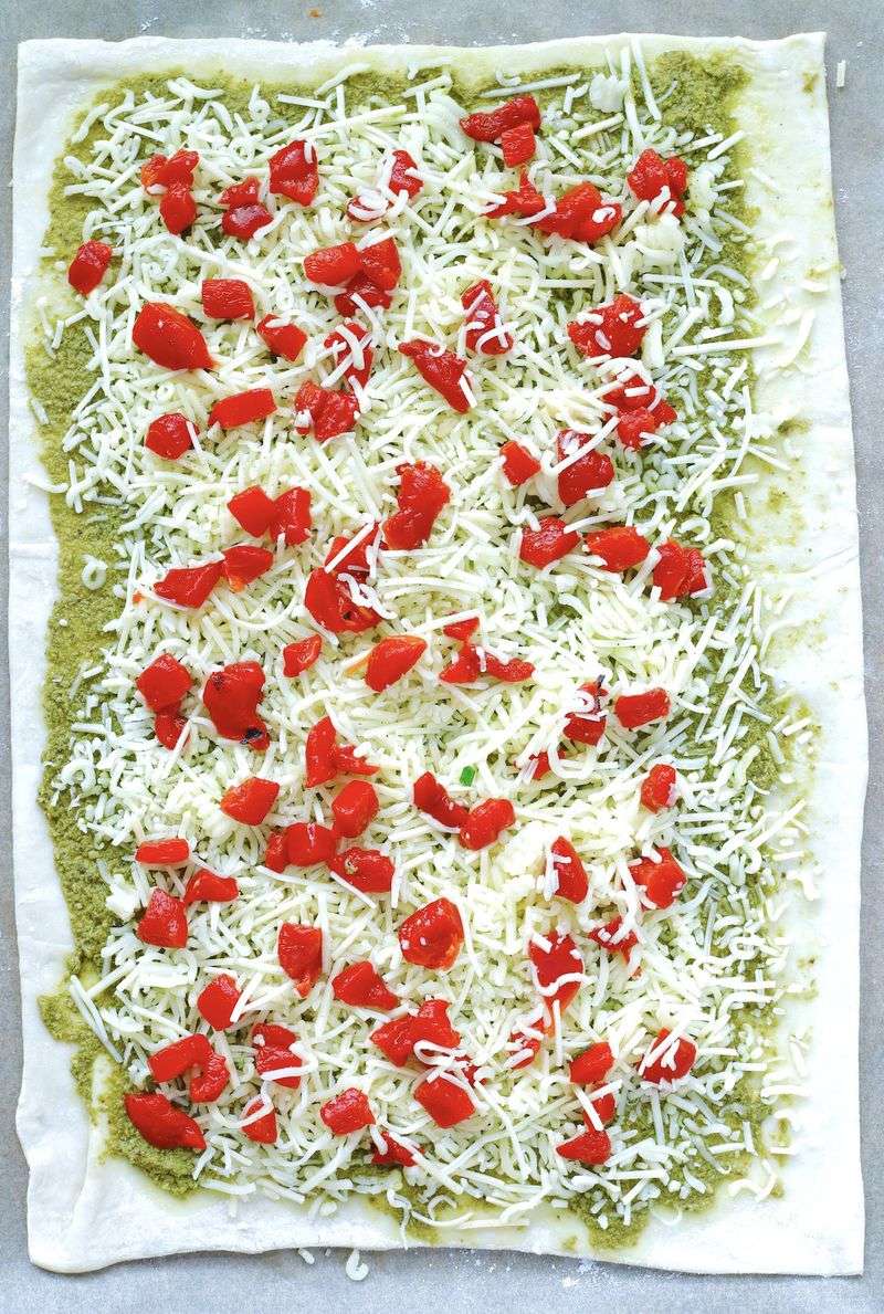 Cheesy Puff Pastry Bites with Pesto and Roasted Peppers