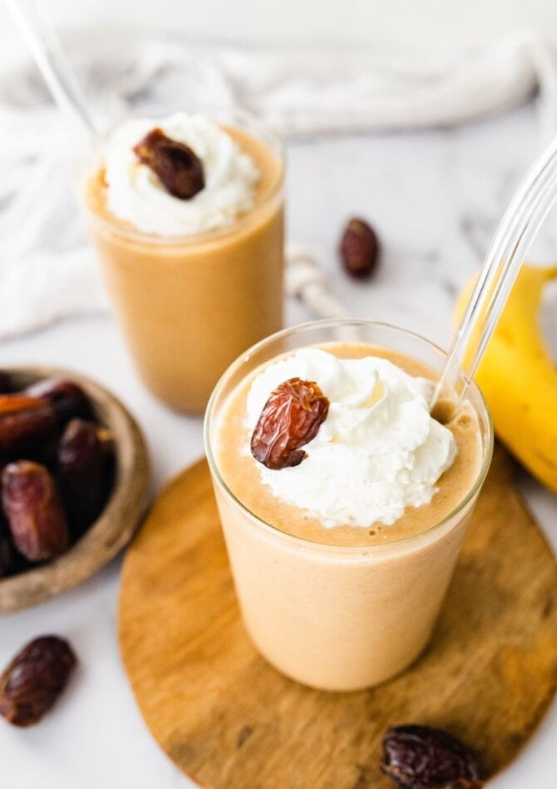 Date-shake-style smoothies and desert fruit shakes