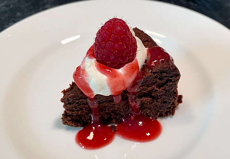 Raspberry Sauce for Chocolate Cake