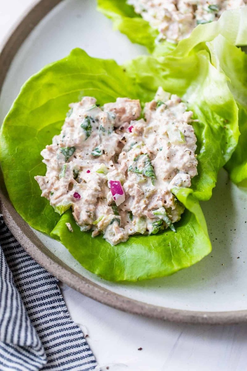 Classic Creamy Tuna Salad with Mayo