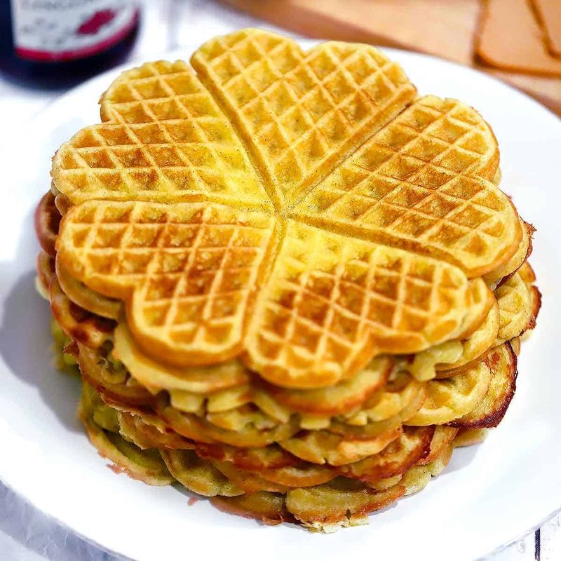Vafler (Norwegian Heart Waffles)