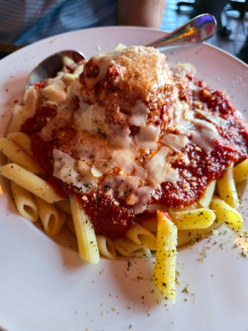 Wisconsin: Sperino's Italian Restaurant - Baked Mostaccioli