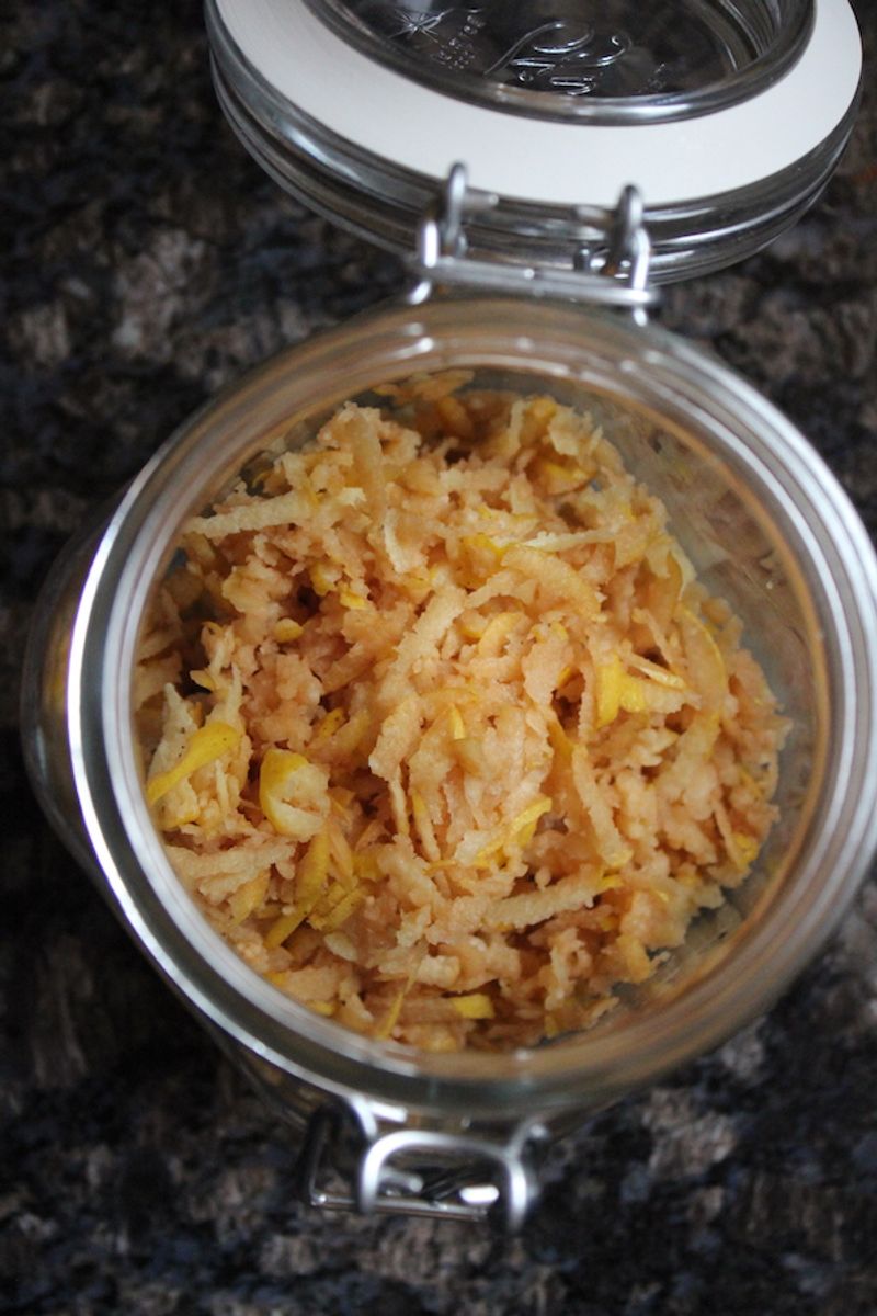 Use a tested recipe for quince liqueur