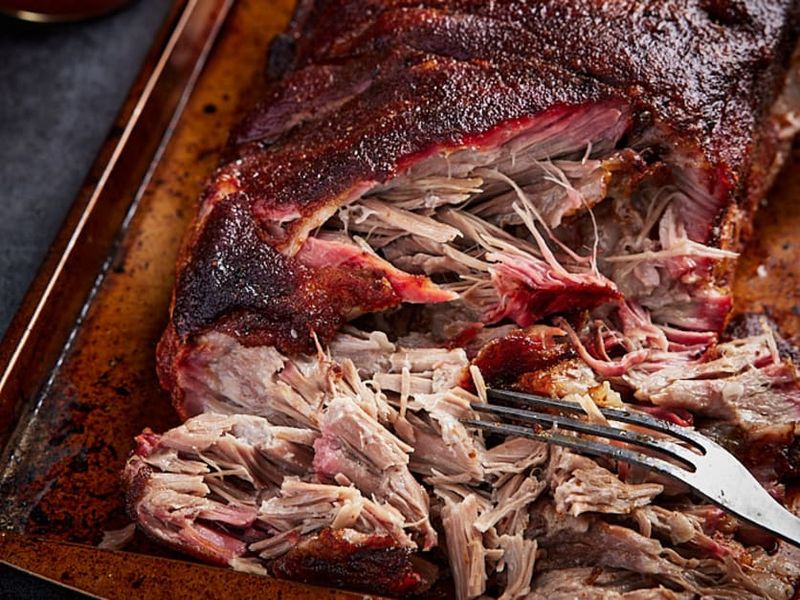 Smoked pork shoulder (pulled pork)