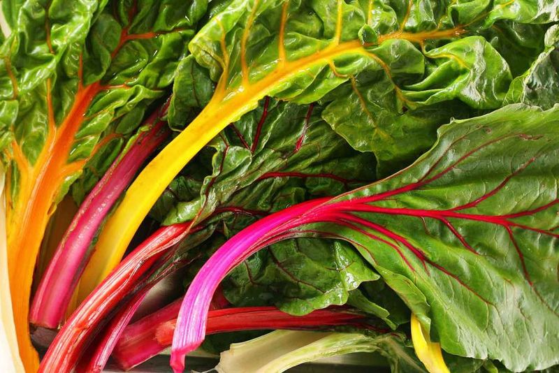 Handle mature leaves to improve their eating quality
