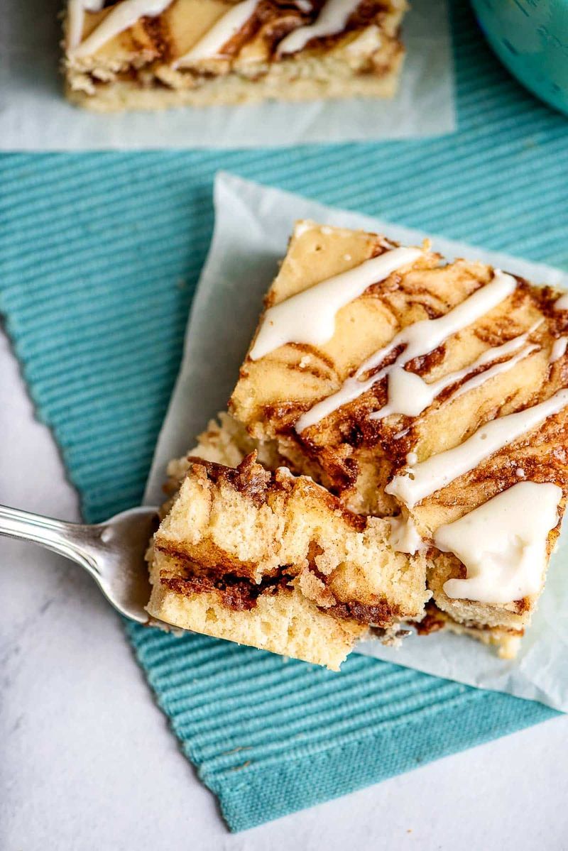 Cinnamon roll poke cake