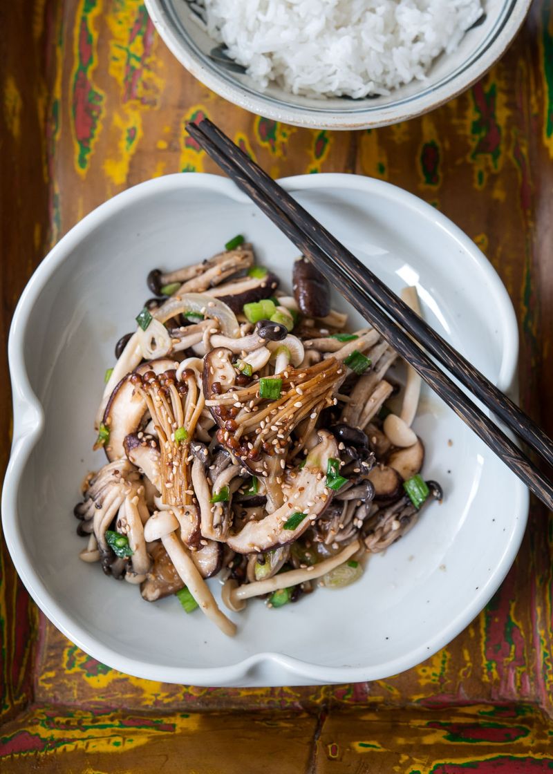 Scallion And Mushroom Stir-Fry