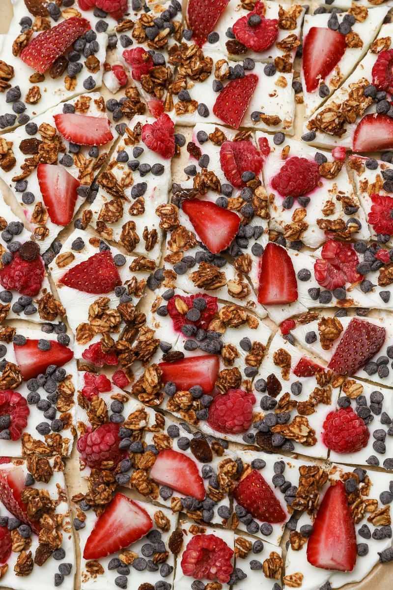 Frozen Yogurt Bark With Berries