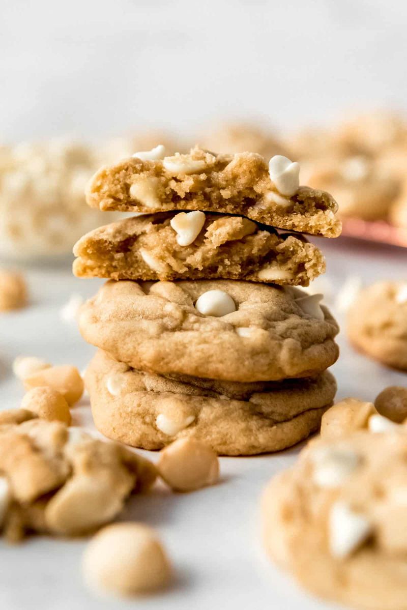 White chocolate macadamia nut cookies