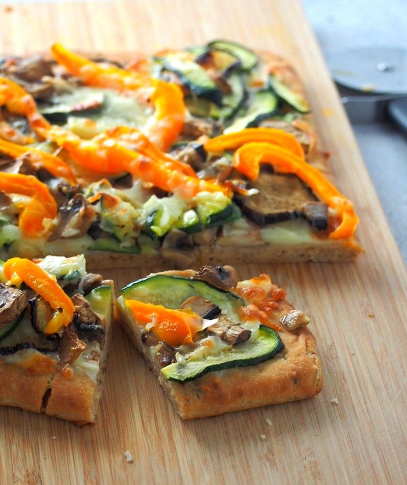 White sauce veggie flatbread
