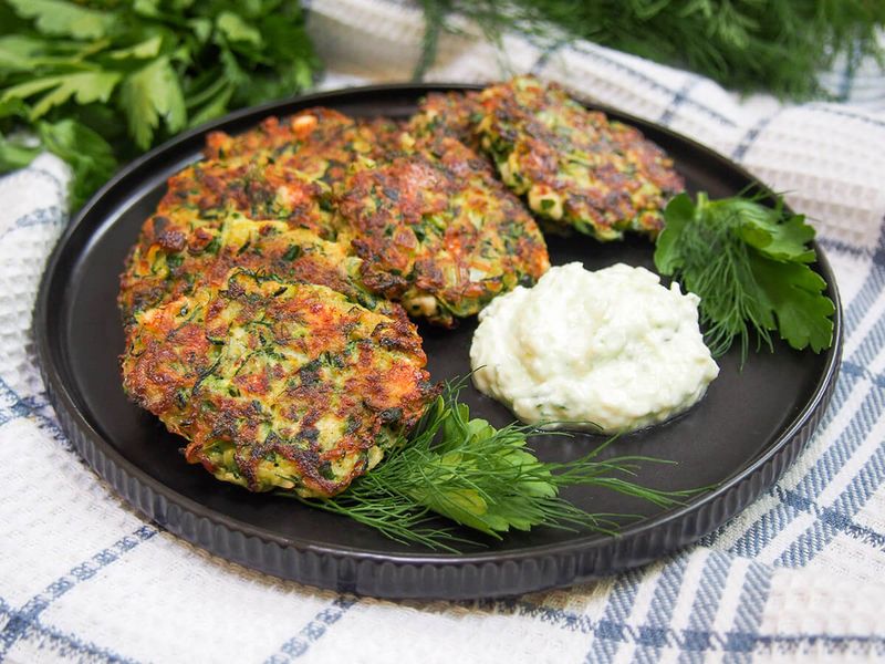 Kolokithokeftedes (Zucchini Fritters)