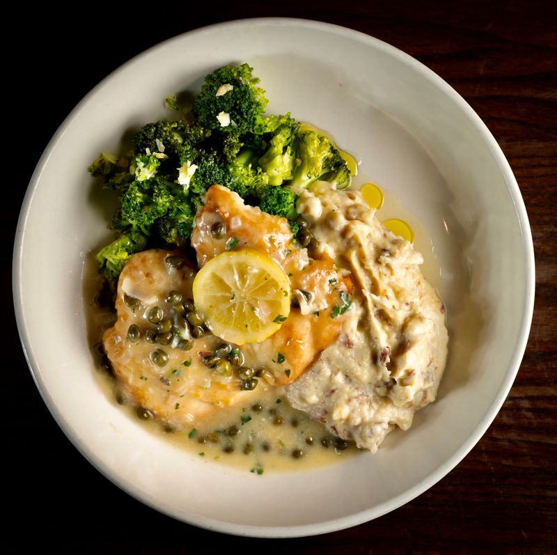 North Carolina: Vinnie's Neighborhood Italian - Shrimp Scampi Linguine