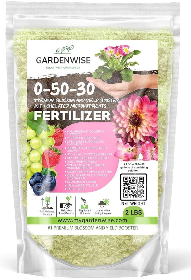 Feed With a High-Phosphorus Bloom Booster