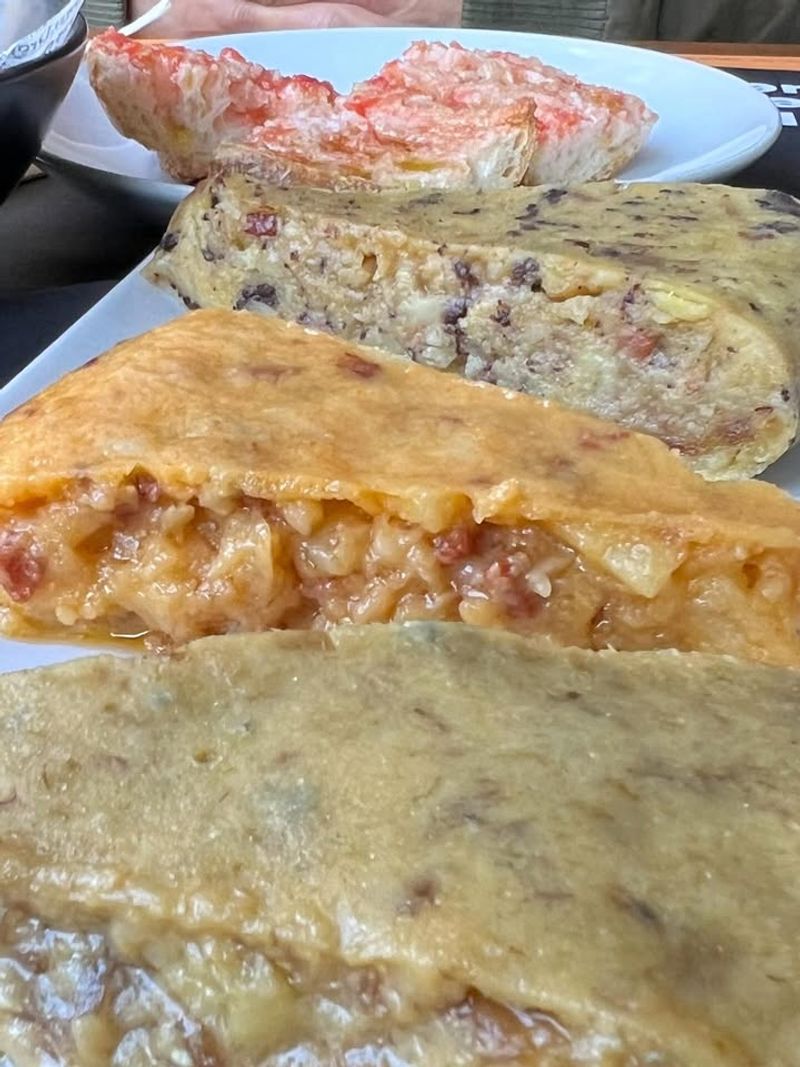 Tortilla de bacalao (Basque-style)