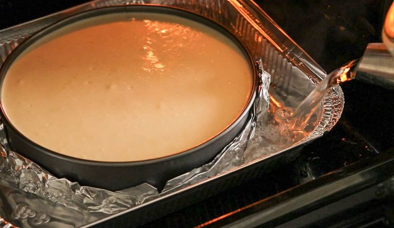 Low-and-slow baking with humidity