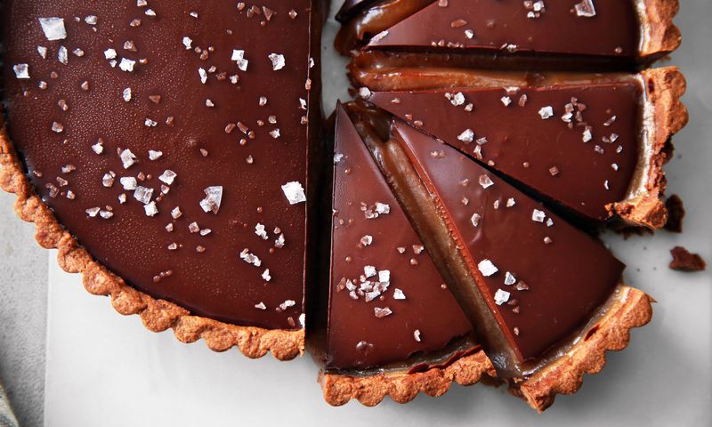 Chocolate caramel tart