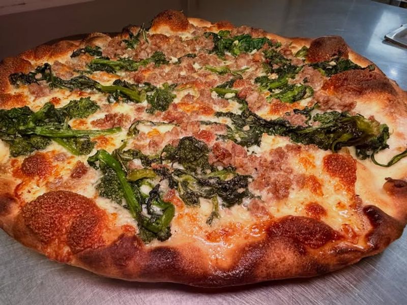 Salsiccia e Friarielli Pizza
