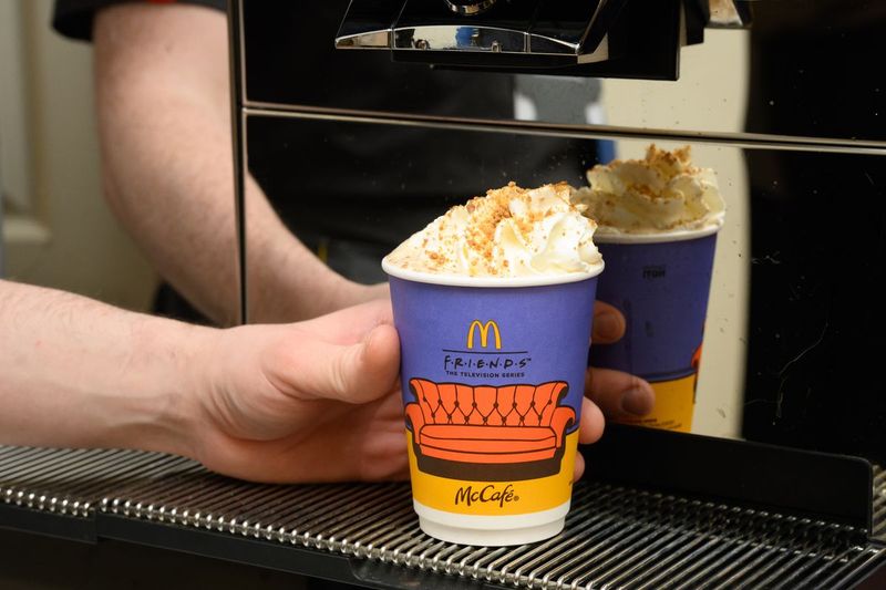 Donut Crumble Latte (UK)