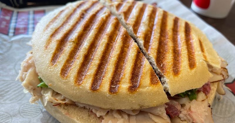 Connecticut: Hot Table