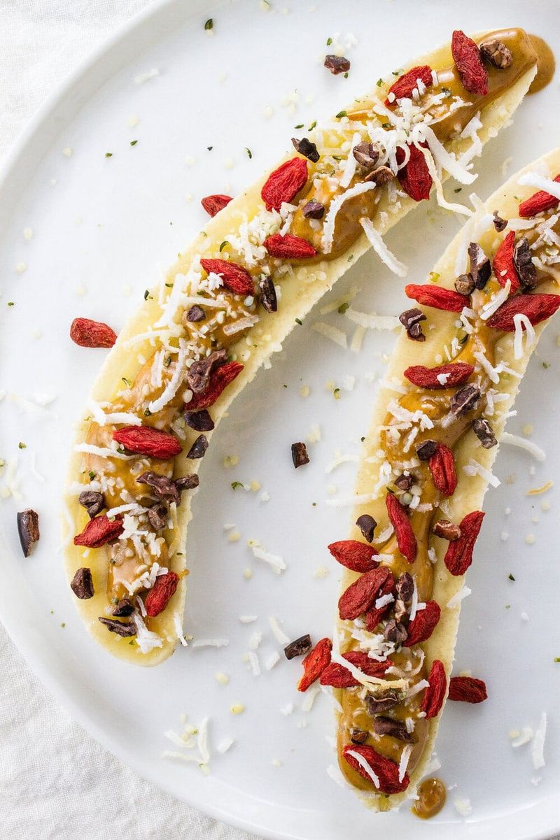 Banana with tahini