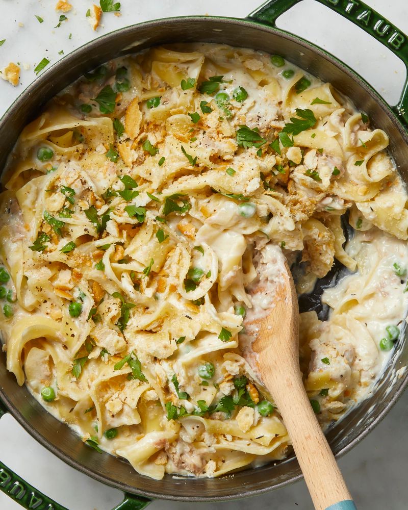 Creamy Tuna Noodle Skillet
