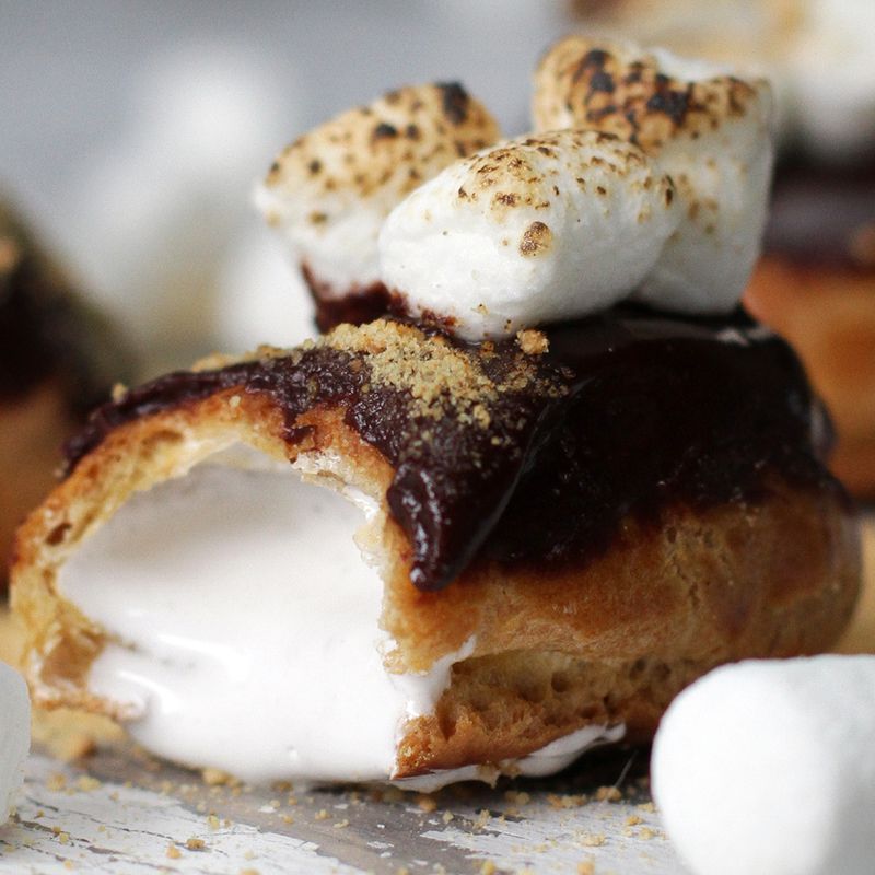 S’mores Éclairs