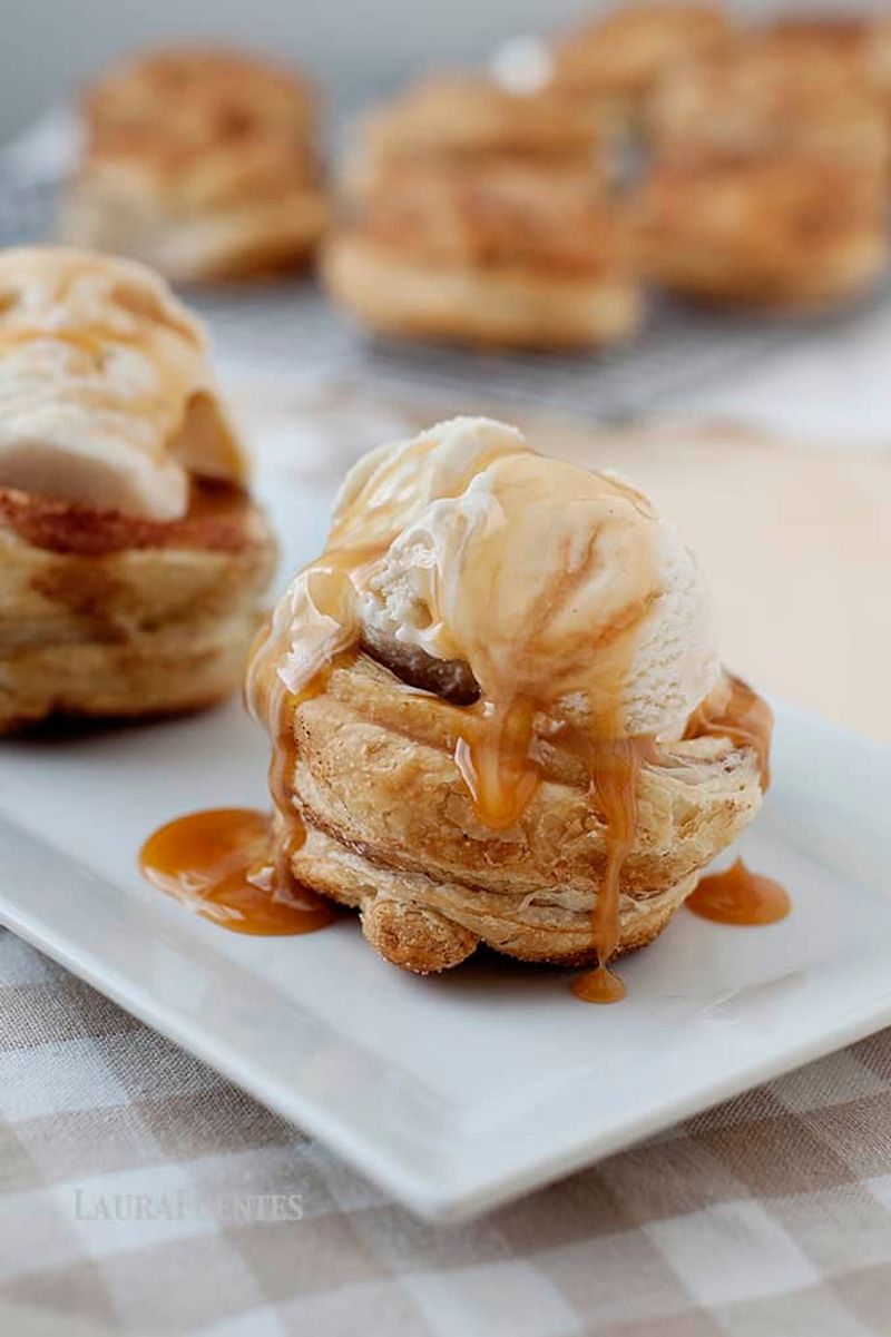 Brown sugar cinnamon cream and churro crumb cups