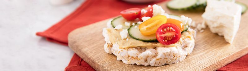 Rice Cakes With Cream Cheese and Turkey