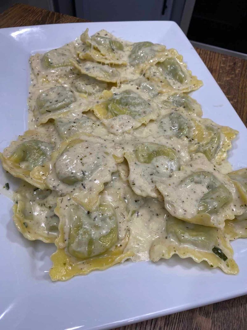 Ravioli Alfredo With Broccoli